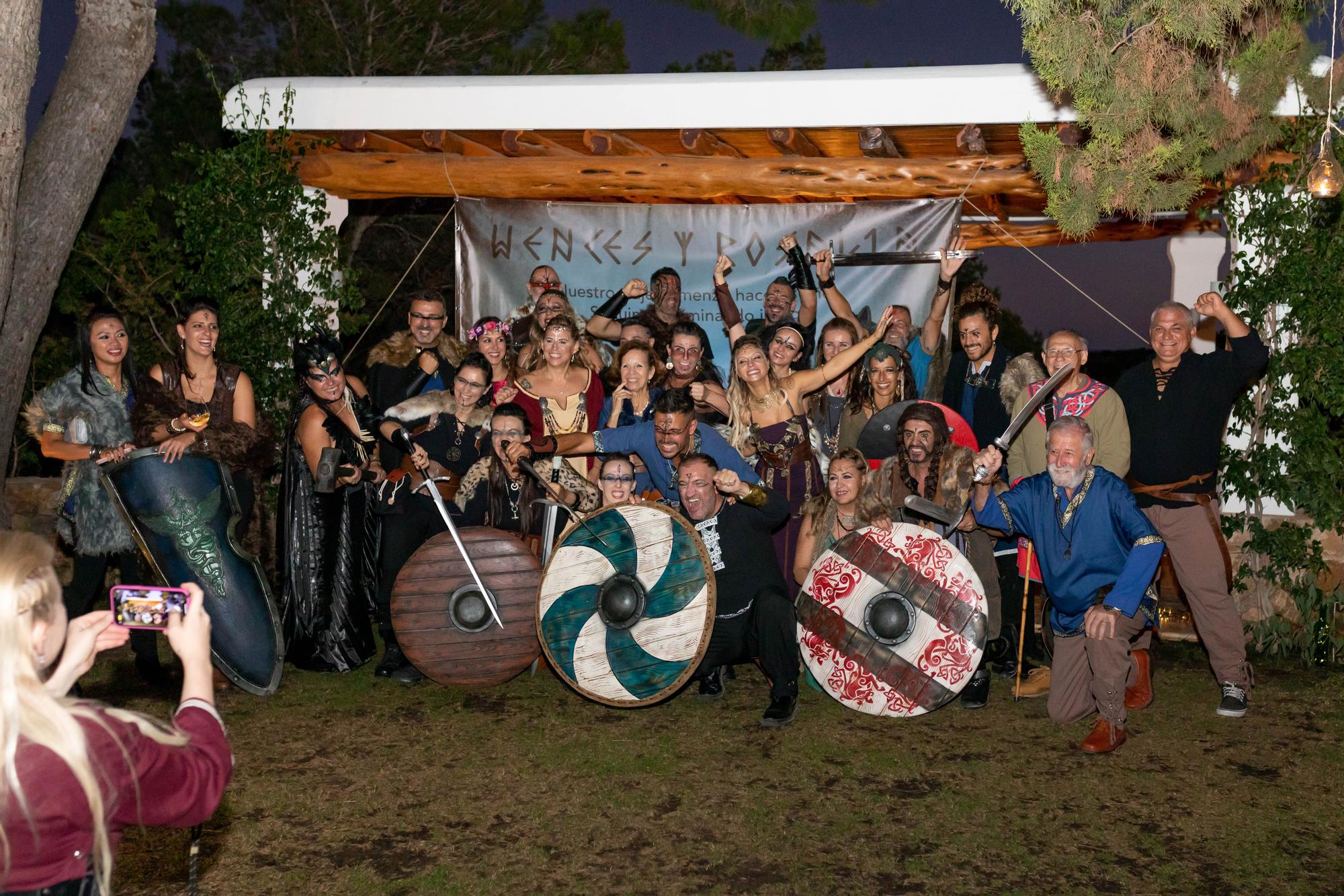 Las imágenes de la boda vikinga de Rosalía y Wenceslao en Ibiza