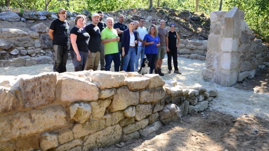 Las excavaciones de la Torre de Meira descubren una daga decorada