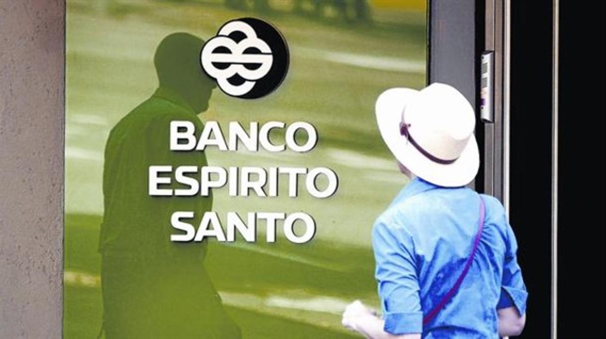 Una de les oficines del Banco Espírito Santo a Barcelona, ahir. Una de les oficines del Banco Espírito Santo a Barcelona, ahir.