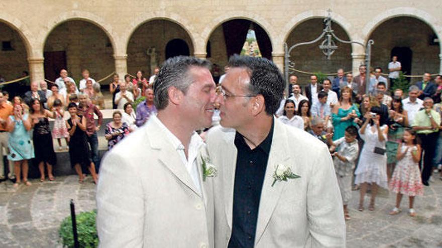 Una boda celebrada el año 2006 en el castillo de Bellver entre un exregidor de Cort y su pareja.