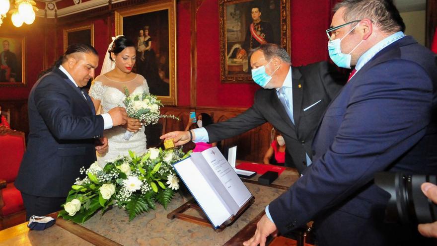 Las bodas civiles oficiadas en Vilagarcía ya igualan registros previos a la pandemia