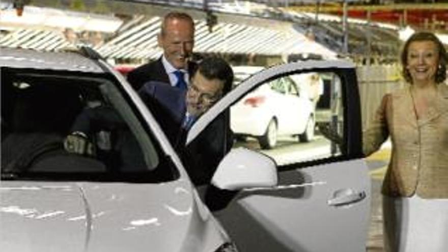 Rajoy va visitar la planta de General Motors a Figueruelas, que rebrà 62 milions per fabricar l&#039;Opel Mokka.