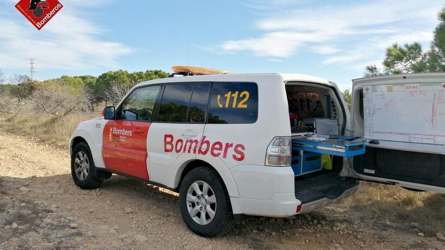 Efectivos de bomberos en la sierra de Santa Pola