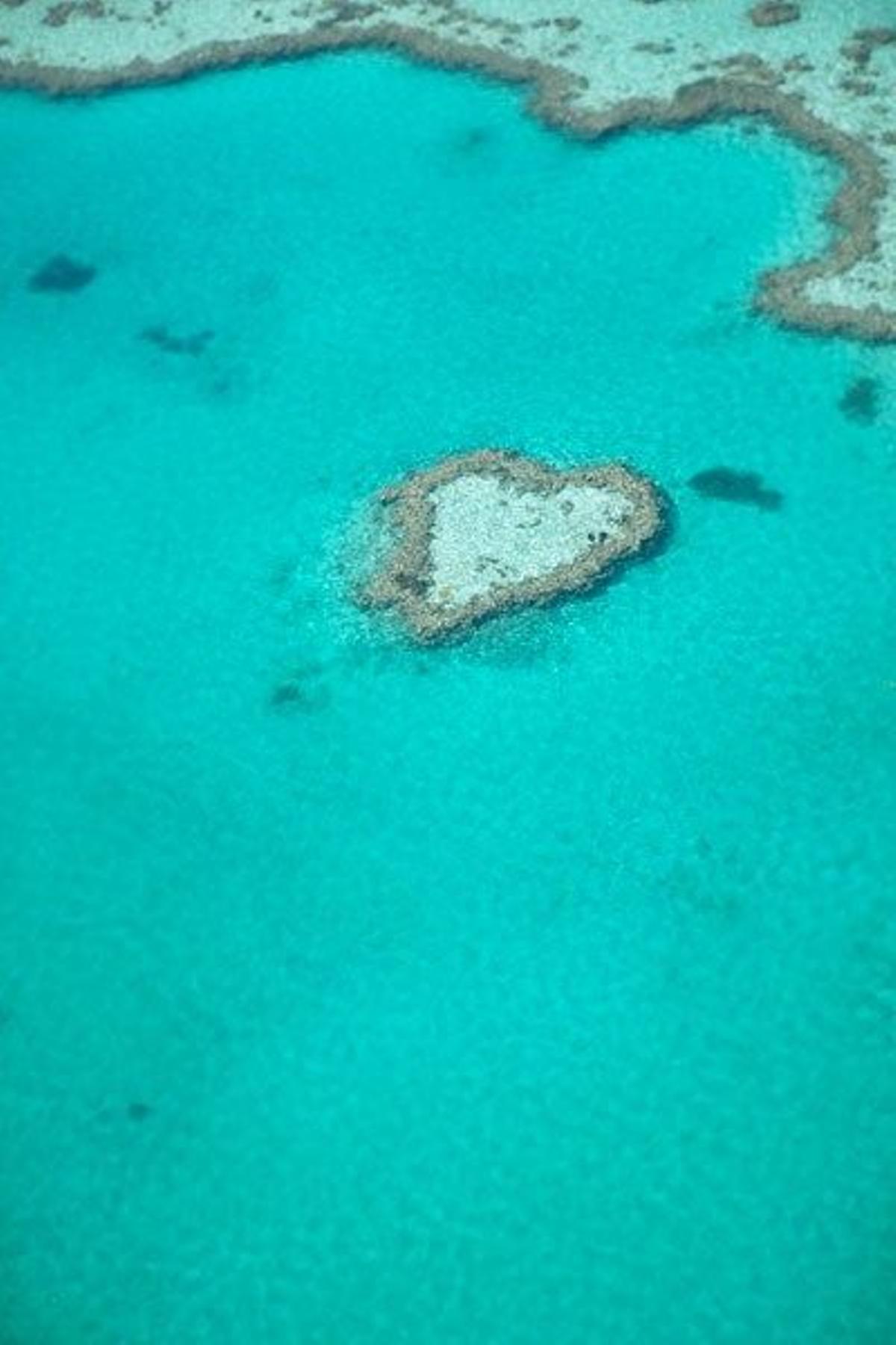 Este arrecife con forma de corazón es una de las imágenes más famosas de la Gran Barrera de Coral de Australia.