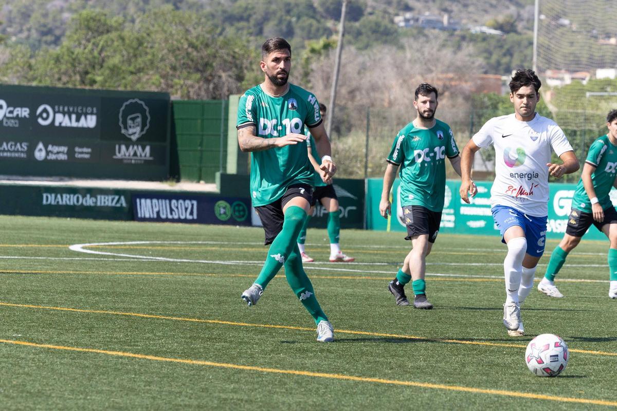 Las mejores imágenes del choque entre el Sant Jordi y el Sóller