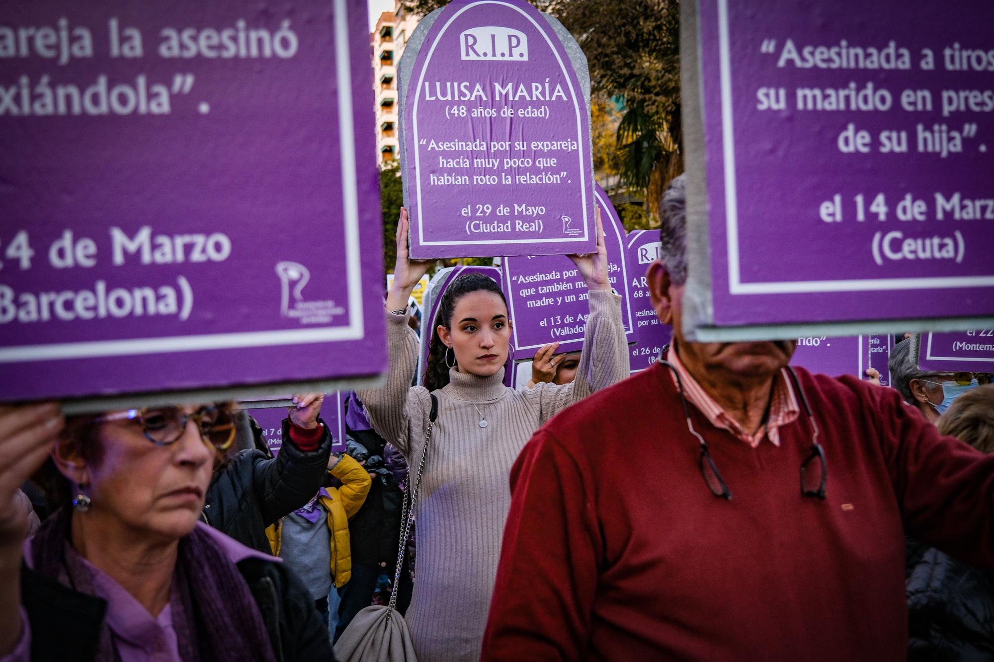 Las imágenes de las manifestaciones del 25N en Extremadura