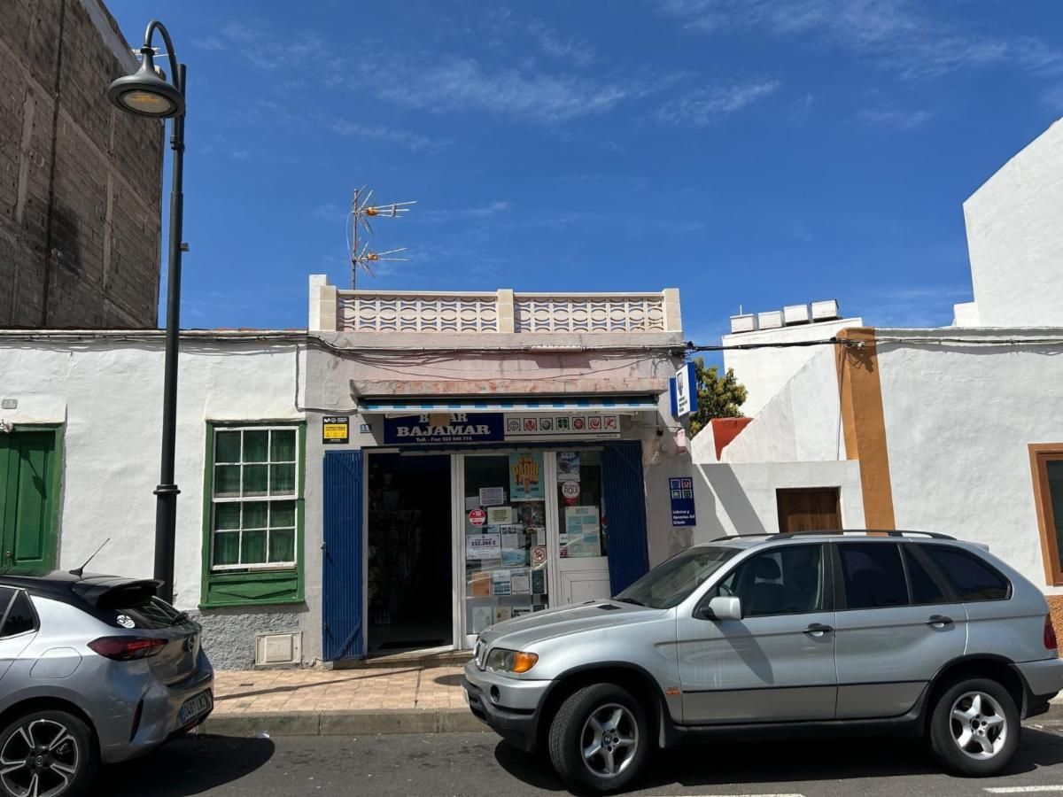Despacho receptor de Loterías y Apuestas del Estado en la Avenida del Gran Poder, en Bajamar (Tenerife)