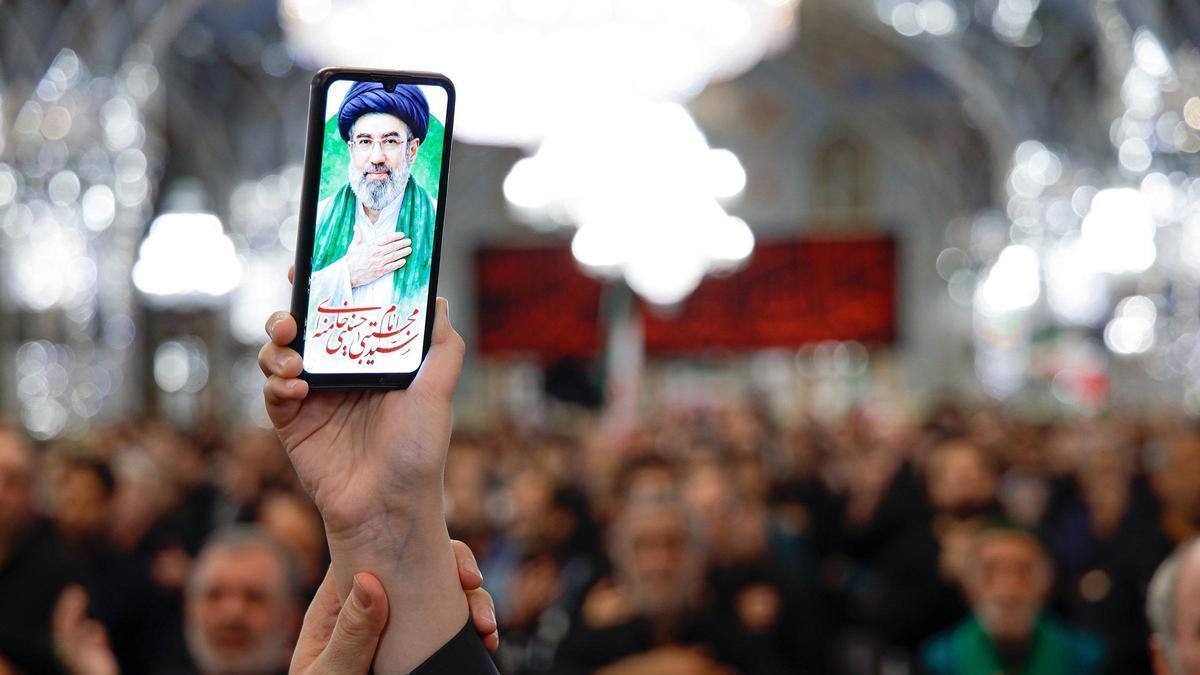 GUERRA EN IRÁN | El imperio económico de los ayatolás: 95.000 millones tras una vida ascética