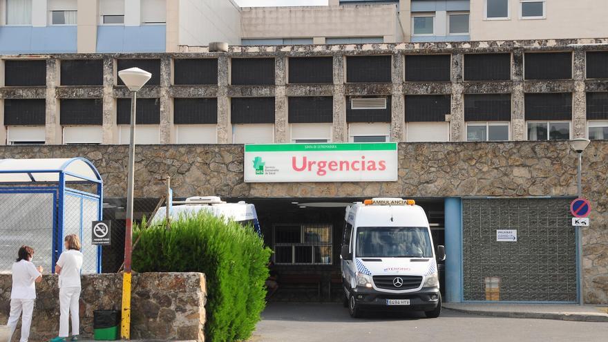 Cae un árbol en la piscina de Malpartida de Plasencia y deja varios heridos