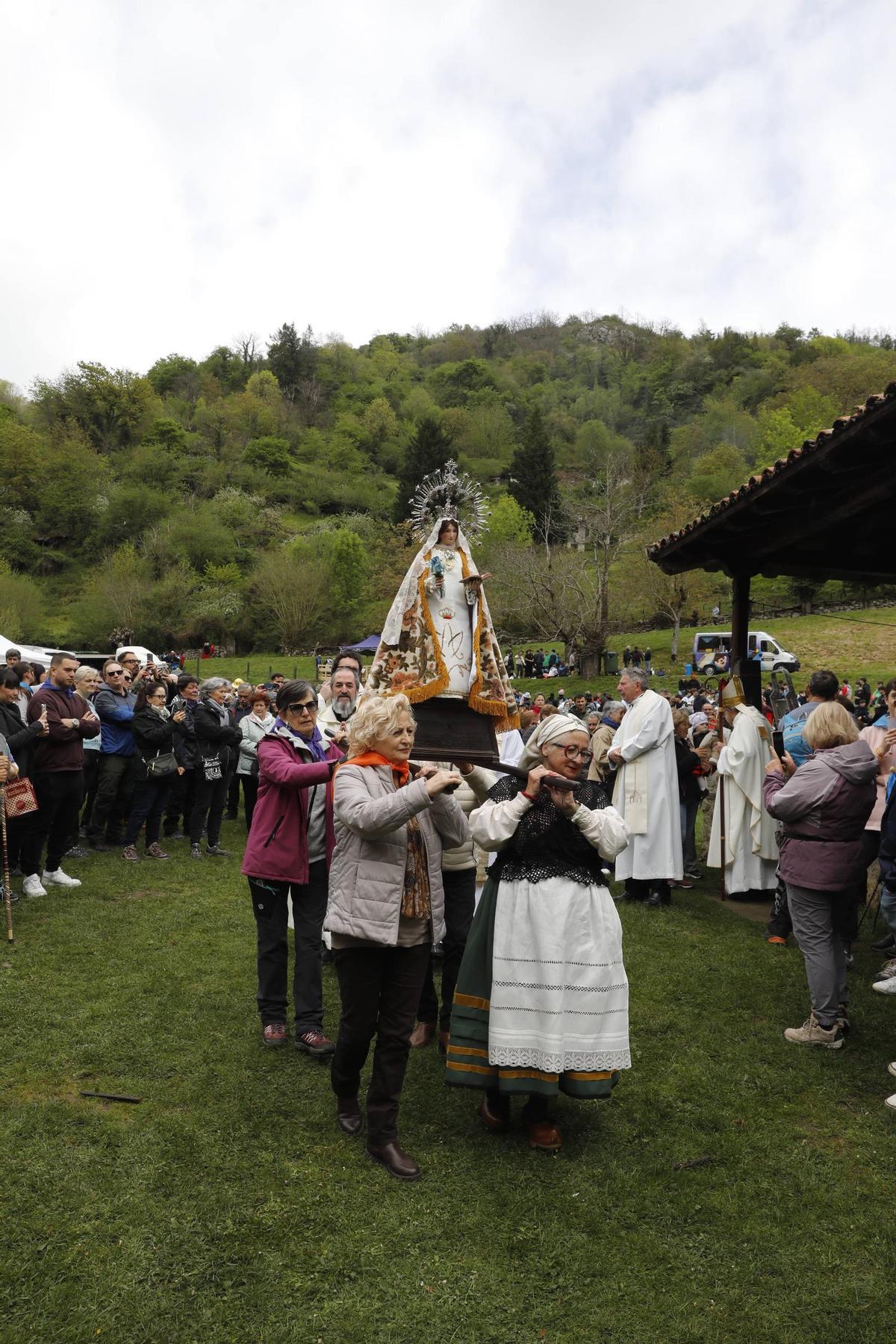 Piedracea cumple con la tradición de La Flor