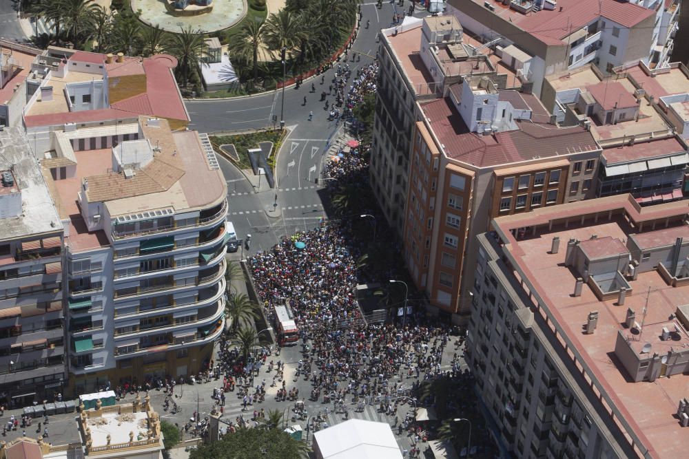 INFORMACIÓN fotografía la mascletà de Fuegos Artificiales del Mediterráneo desde el helicóptero de vigilancia de la Policía Nacional