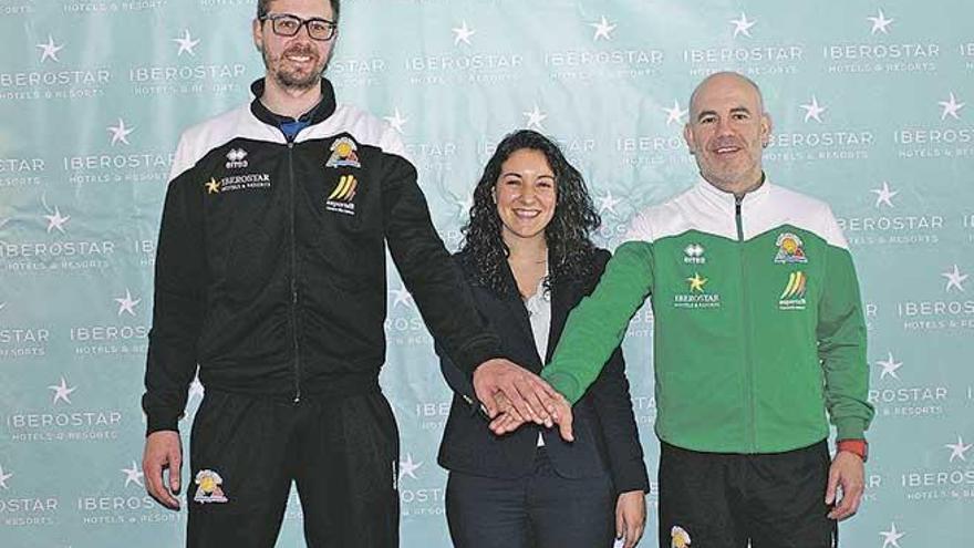 Joan Tomàs, Elena Martínez y Félix Alonso, ayer en el Iberostar.