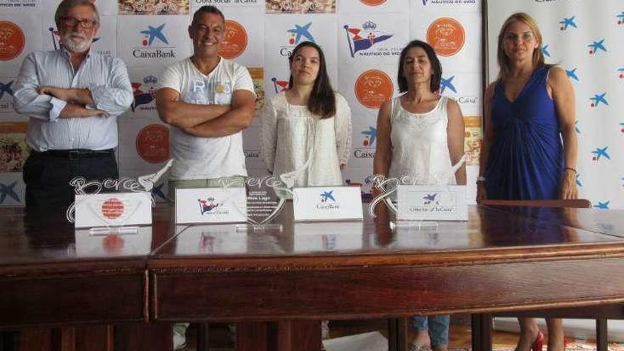 González Ballesta (Náutico), Miguel Ángel Yagüe (Berce), las entrenadoras Hilda Lago y Angela Pereiro, y Pilar Martí, delegada de la sección.