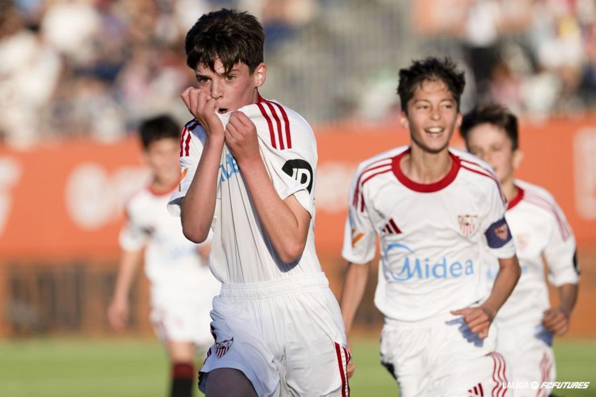 Pepe, jugador del Sevilla FC celebra un golazo ante el Atleti