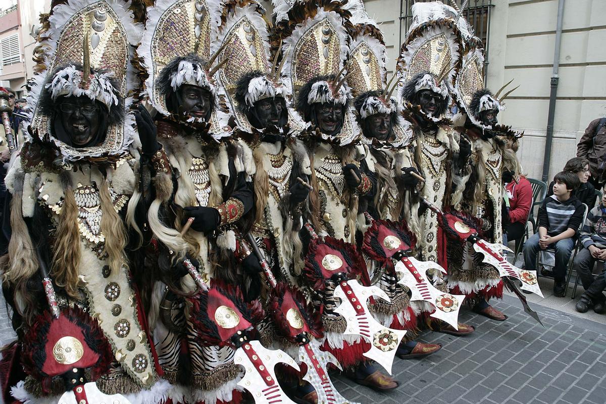 Moros d'Alqueria desfilando en un Pregó de Castelló.