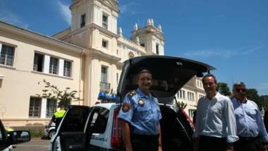 La Policía Local presenta su nueva flota de vehículos