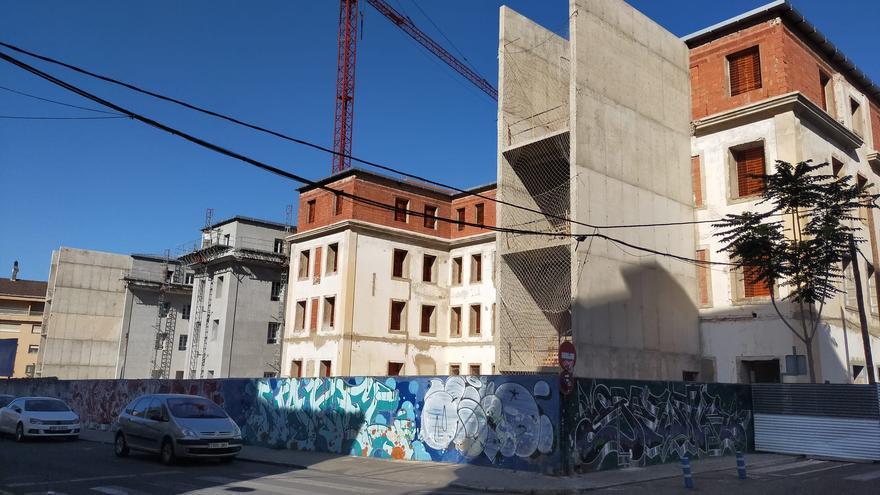 La obra de la nueva residencia de mayores de Plasencia lleva unos tres meses parada