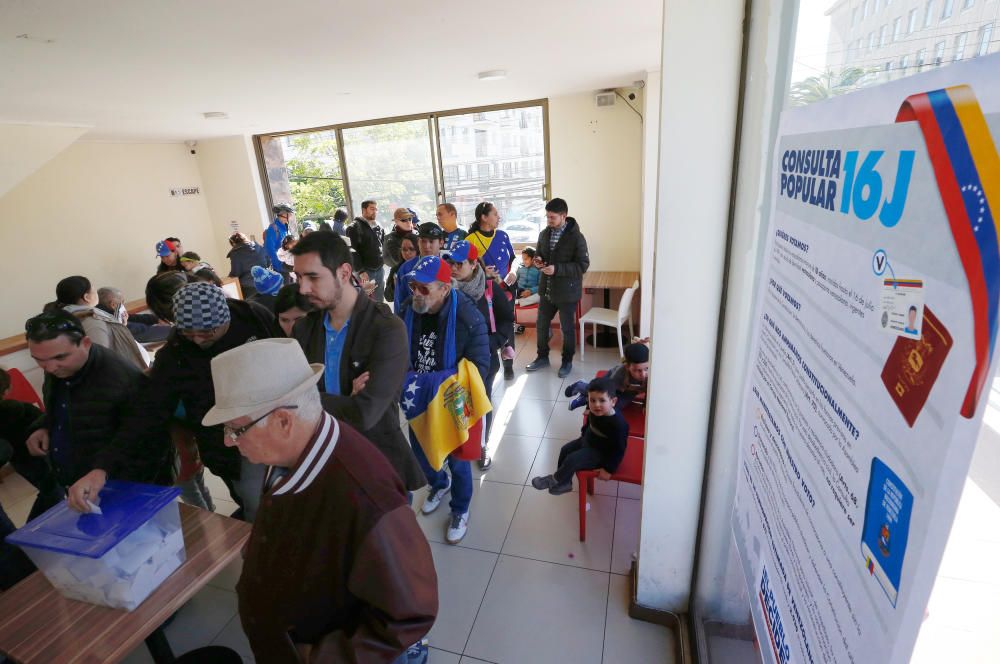 Los venezolanos votan en masa contra la Asamblea Constituyente de Maduro