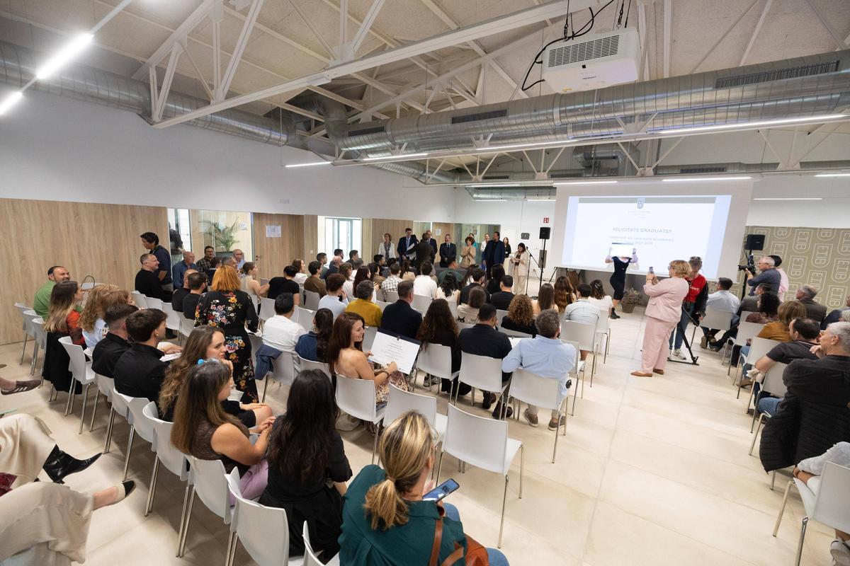 Todas las imágenes de la entrega de diplomas de fin de curso en la Escuela de Hosteleria