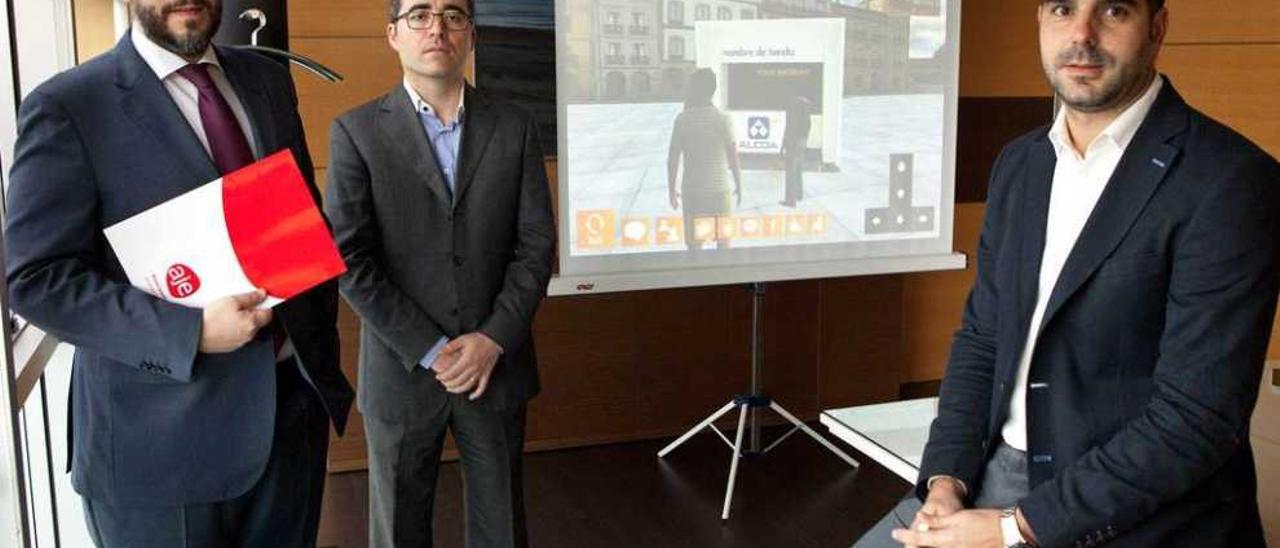 Por la izquierda, Jorge González, José A. Tejedor y Daniel Ruiz, en la sede de AJE en el Parque Científico.