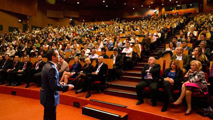 José Antonio Madrigal realiza conferencias a nivel internacional