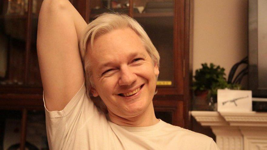 Fiscales suecos cierran la investigación por violación contra Assange