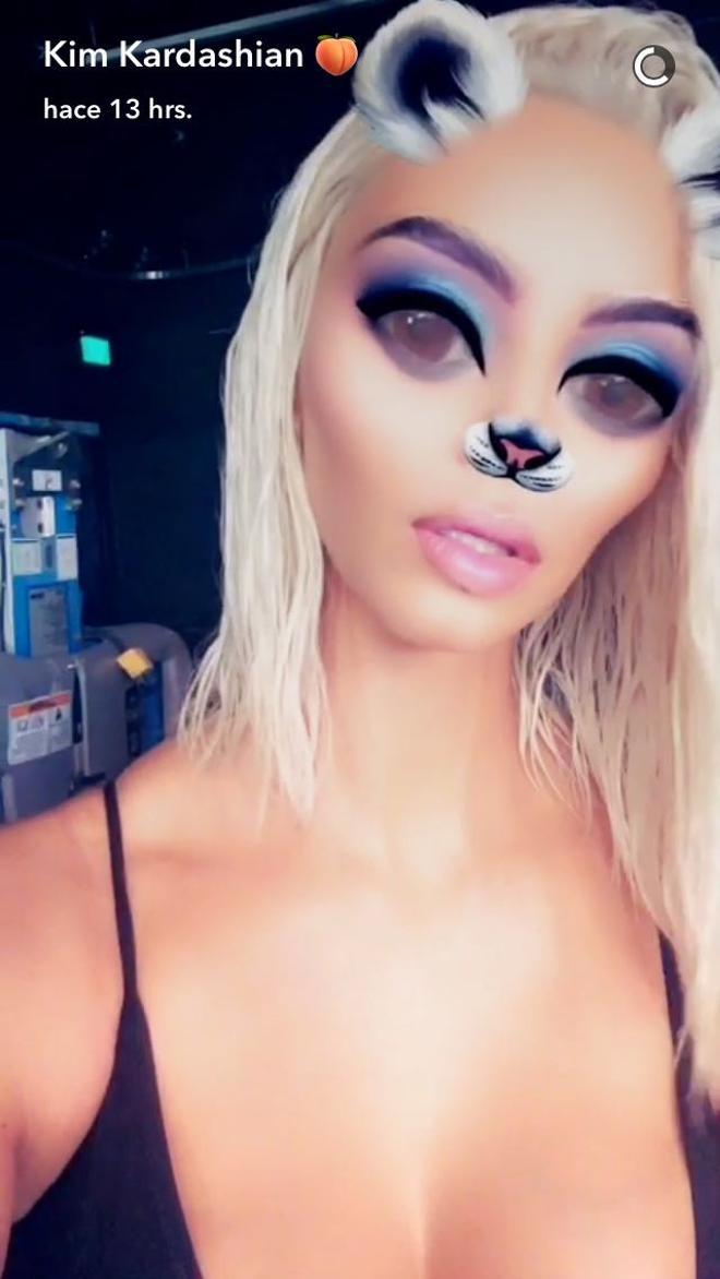 Kim Kardashian presume de pelo rubio en su cuenta de Snapchat