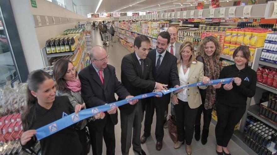 La cadena de alimentación Aldi abre dos nuevos supermercados en la capital cordobesa