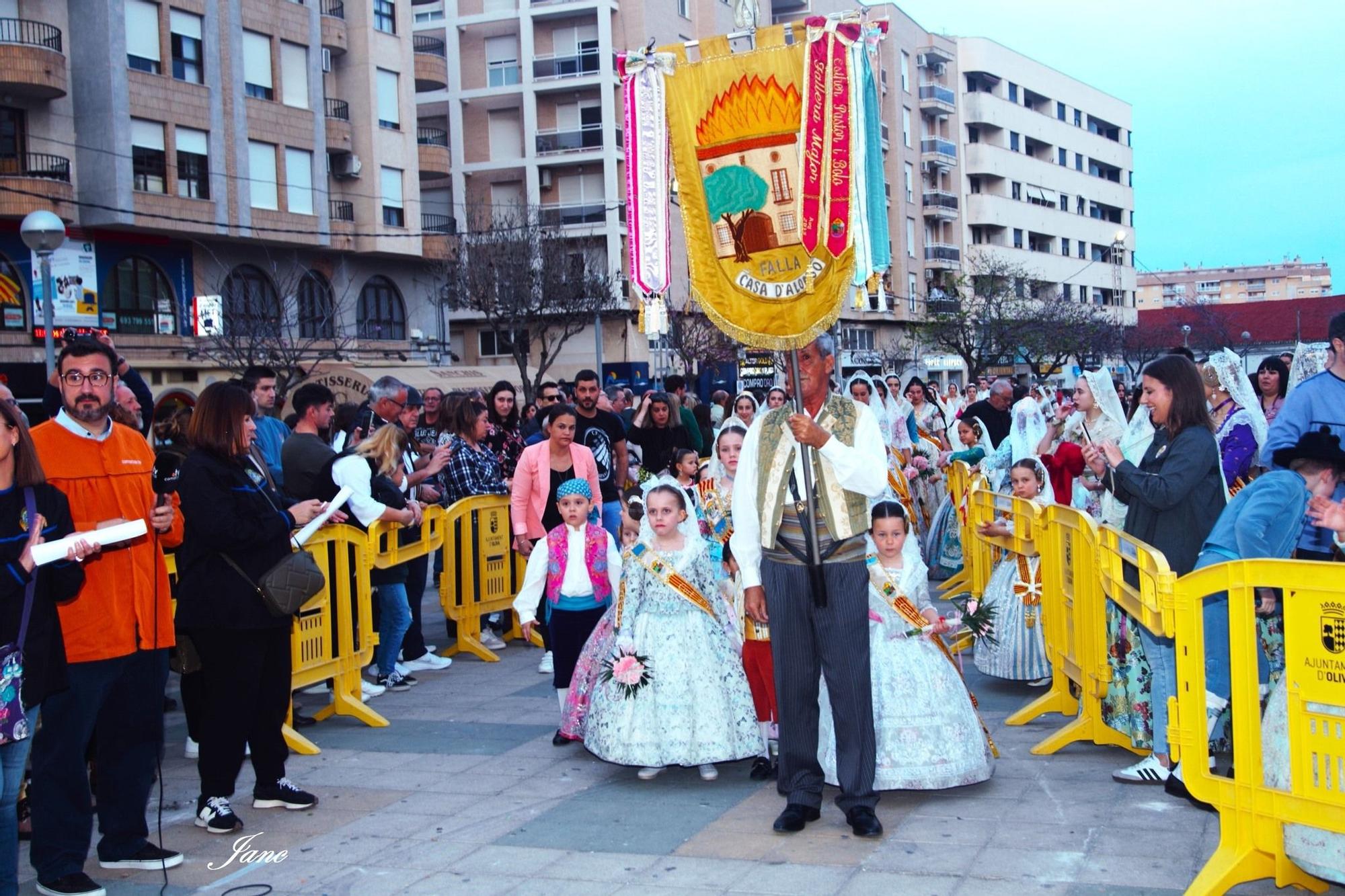 Búscate en la ofrenda y la entrega de premios de las fallas de Oliva