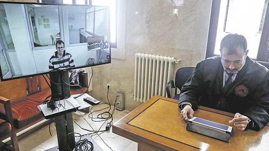 Miquel Nadal asistió al juicio por vídeo-conferencia desde la cárcel.