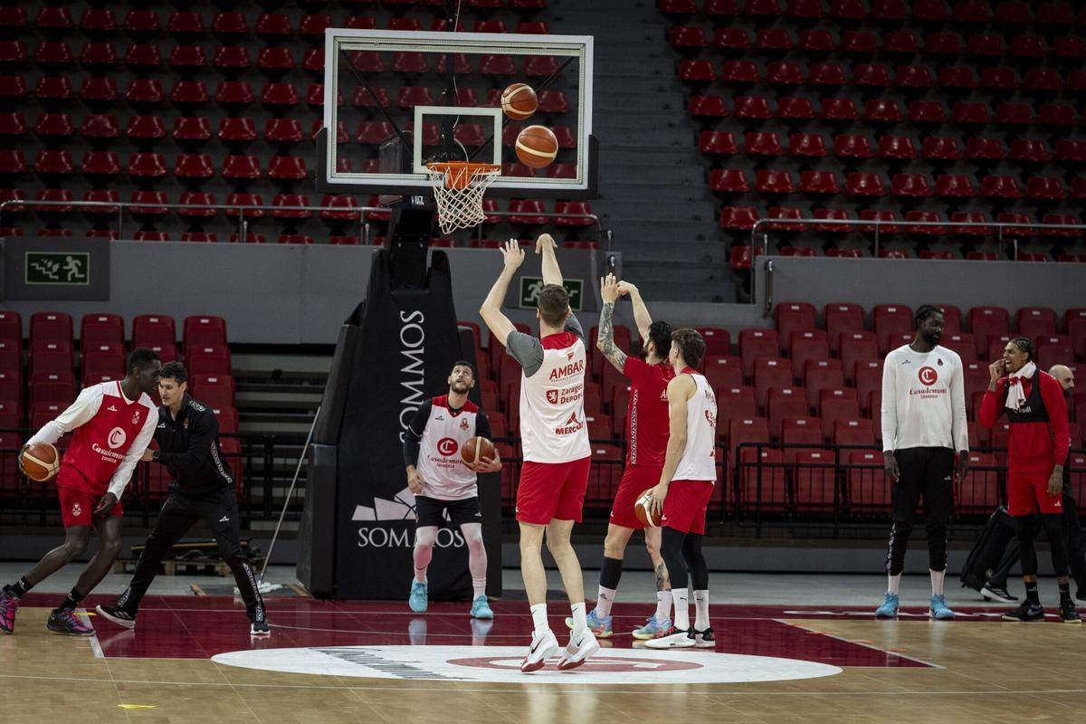 ENTRENAMIENTO DEL CASADEMONT ZARAGOZA MASCULINO