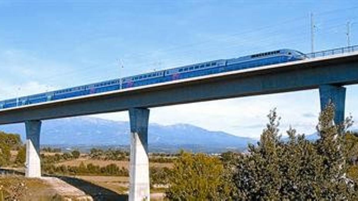 El primer TGV que recorrió el tramo entre Figueres y Perpinyà, el 19 de diciembre del 2010.