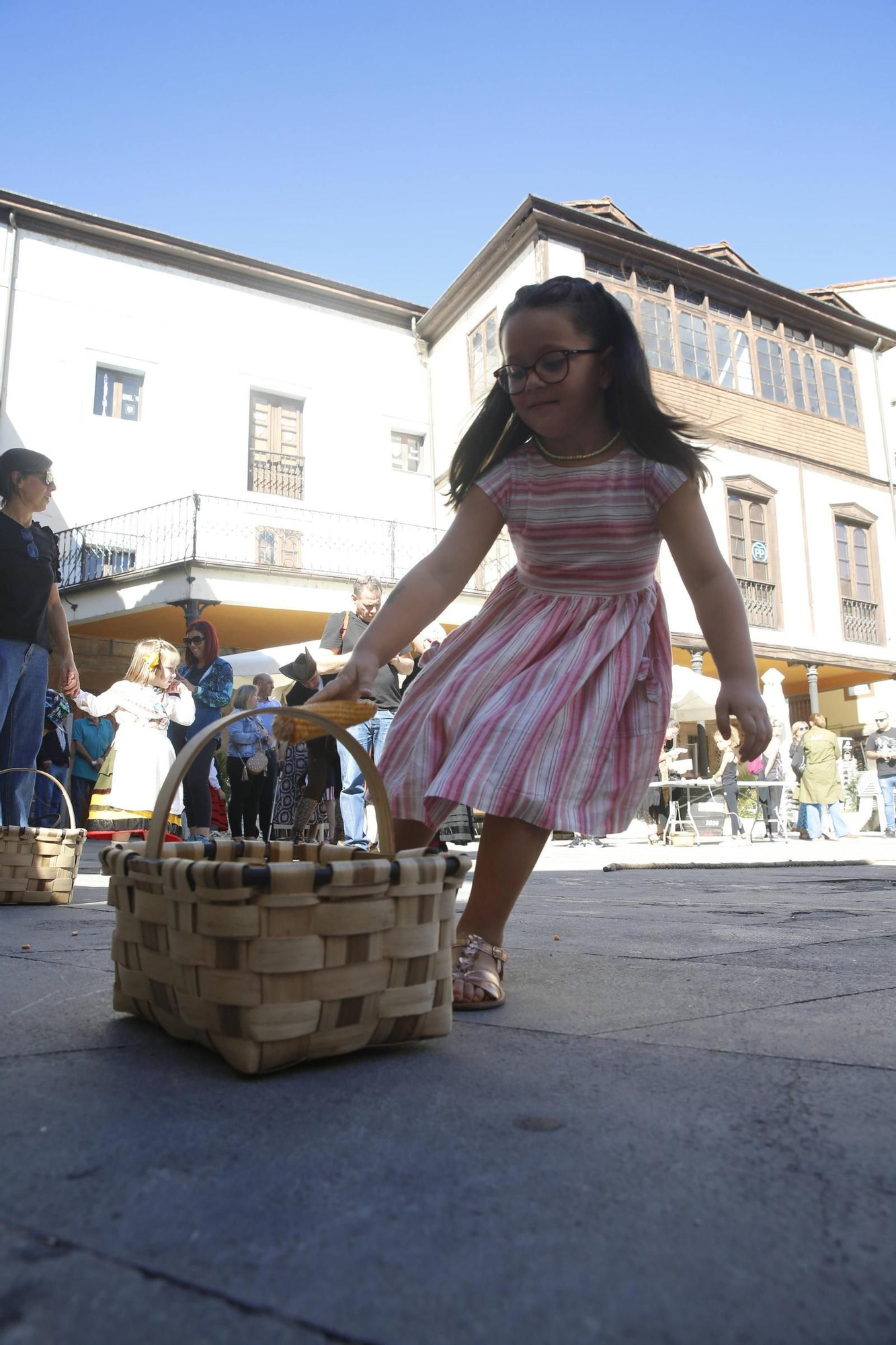 En imágenes: así ha sido el Día'l Traxe'l País en Grado