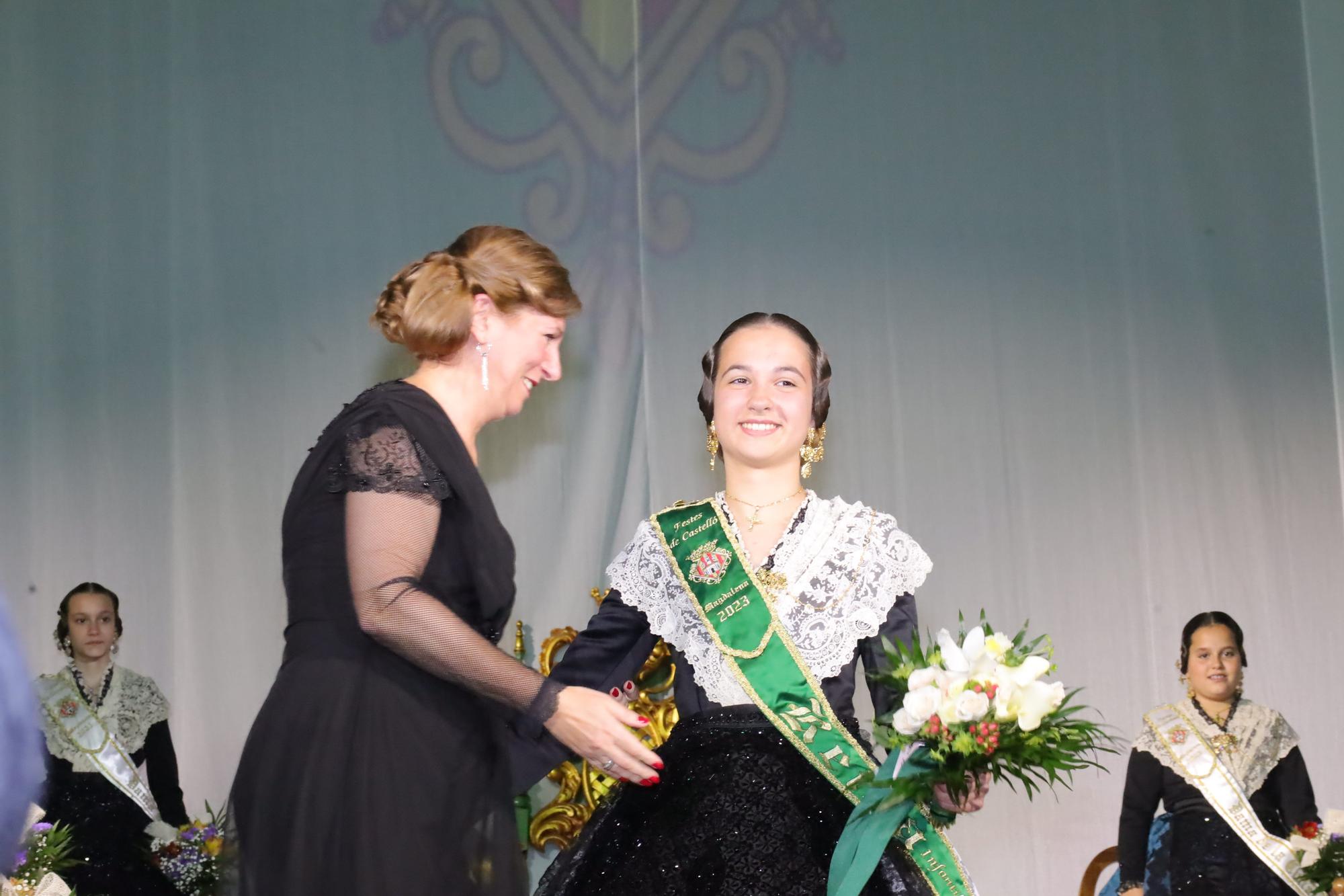 Galania a la reina infantil de las fiestas de la Magdalena