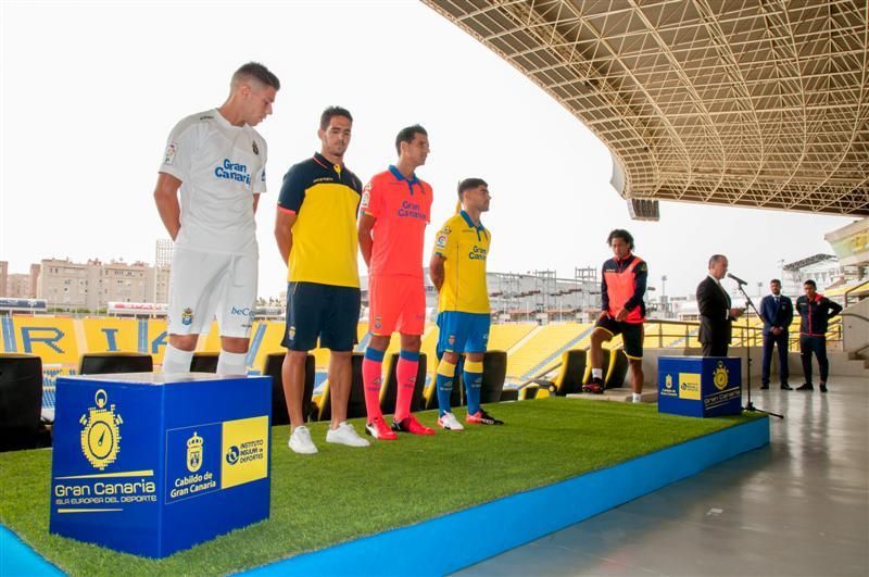 Presentación de las camisetas de la UD Las Palmas