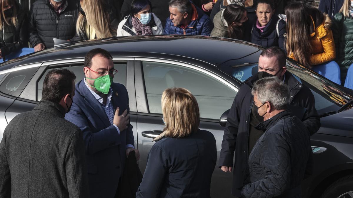 Pueblo Ejemplar 2021: La Familia Real visita Santa María del Puerto, en Somiedo