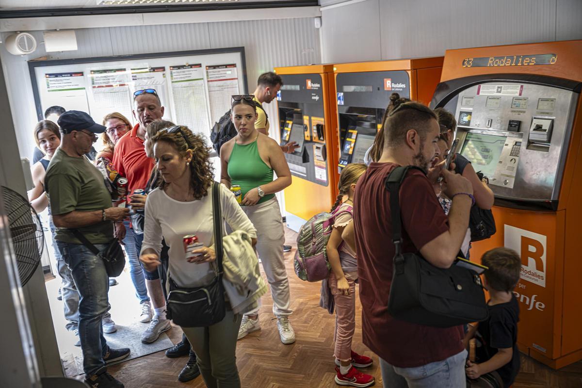 Una nova avaria a Montcada marca l’inici del gran tall de l’R3 de Rodalies