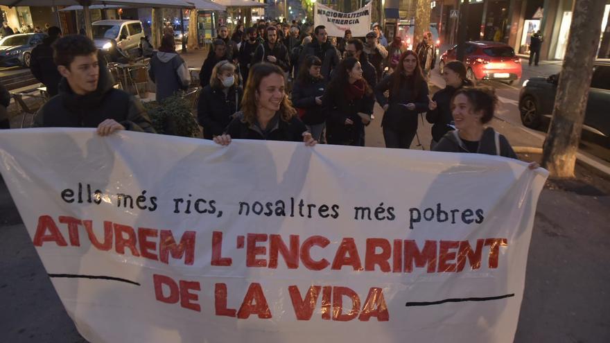 Arran es manifesta a Manresa contra l&#039;encariment de la vida