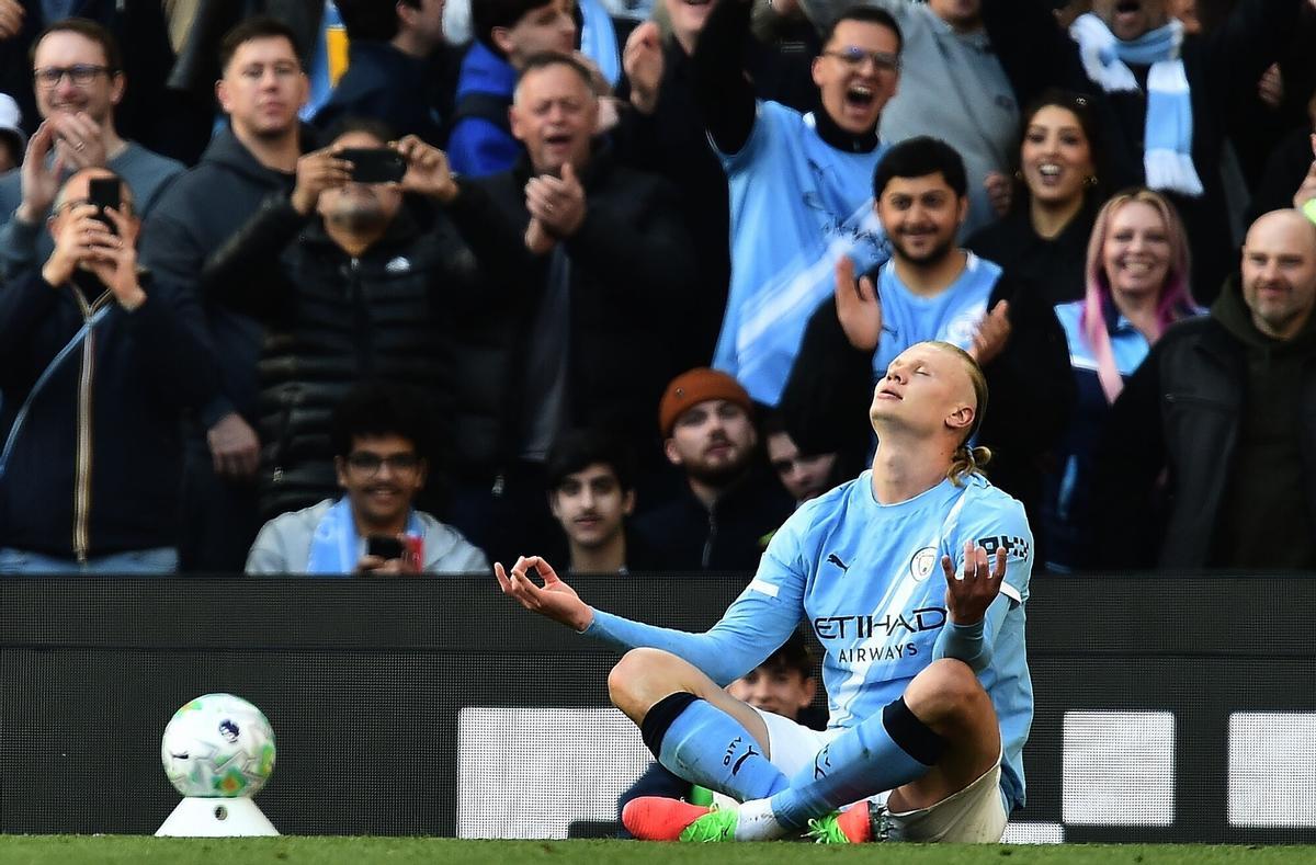 Erling Haaland celebrate el 2-1 del City sobre el Arsenal en el Etihad.