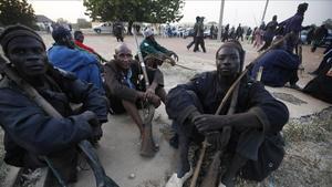 Miembros de un grupo de autodefensa en Nigeria.