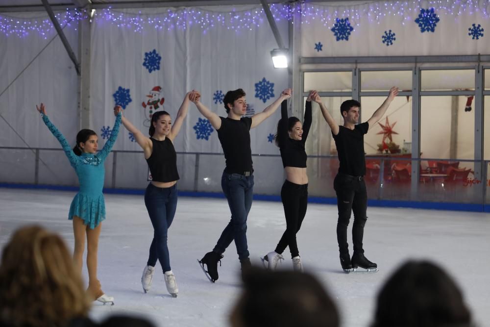 Exhibición de patinaje sobre hielo en Gijón