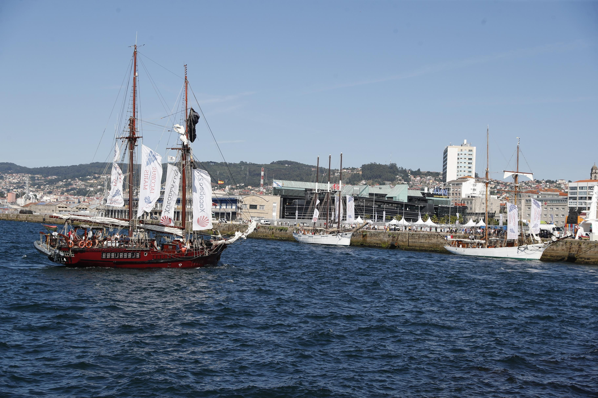 La Iacobus Maris arriba en Vigo