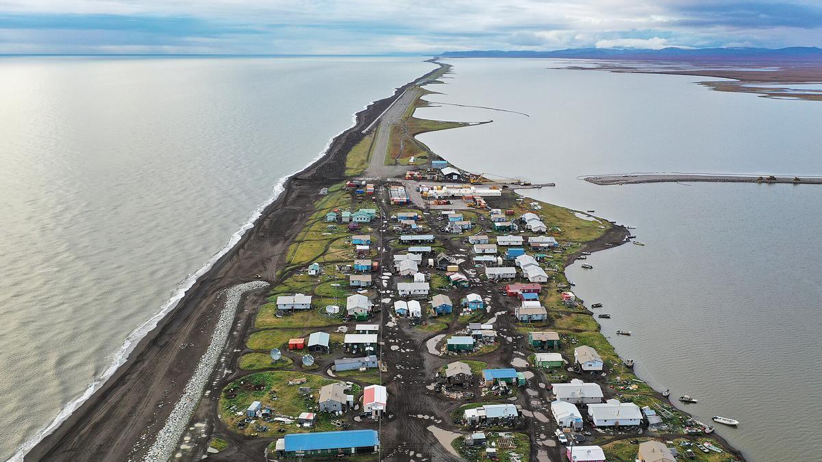 La localidad de Kivalina, en Alaska, amenazada por el aumento del nivel del mar.