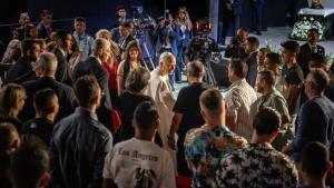 Lleó XIV consola i beneeix els presos de Brians: «El passat no condemna el futur, Déu ens ofereix canviar»