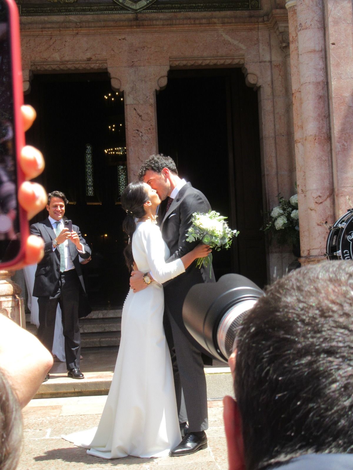 Ana Obregón arrasa en la boda asturianada de su sobrino con una canguesa