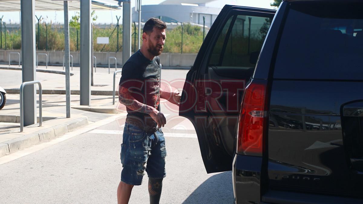 Leo Messi a su llegada al Aeropuerto de El Prat de Barcelona