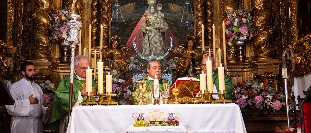 El nuncio apostólico presidió la eucaristía en la Sierra de Aras.