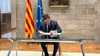 Aragonès firma el decreto de convocatoria y Cataluña pone rumbo a las elecciones del 12-M