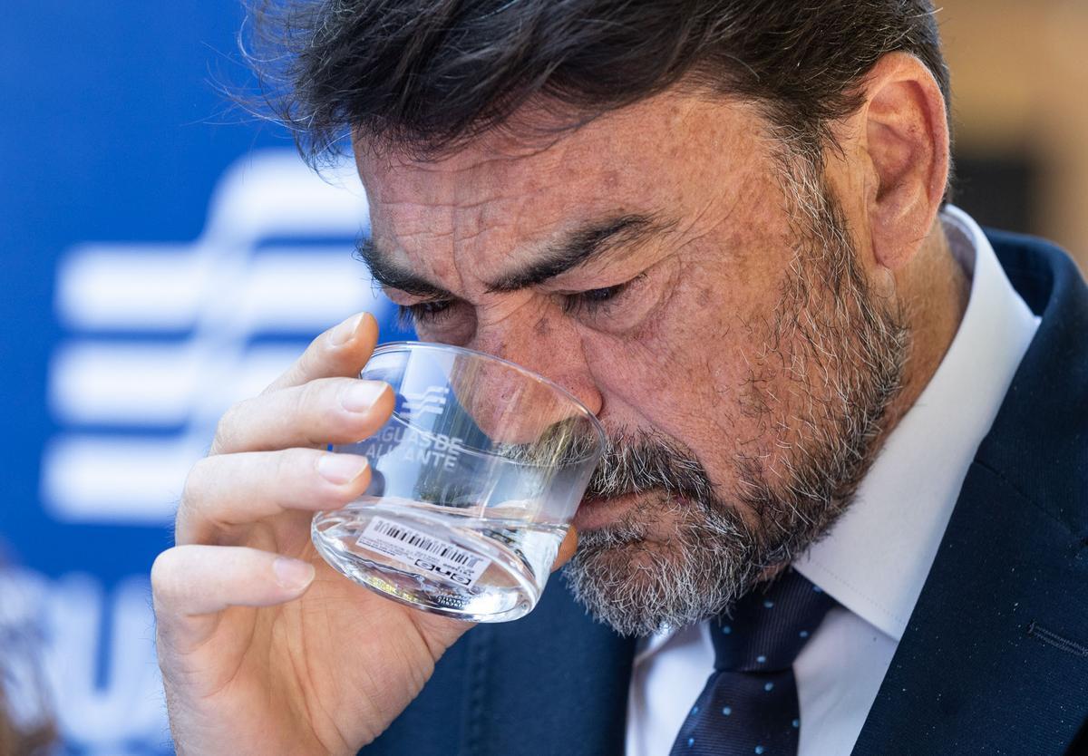 Cata de agua en la UA Cata de agua en la UA