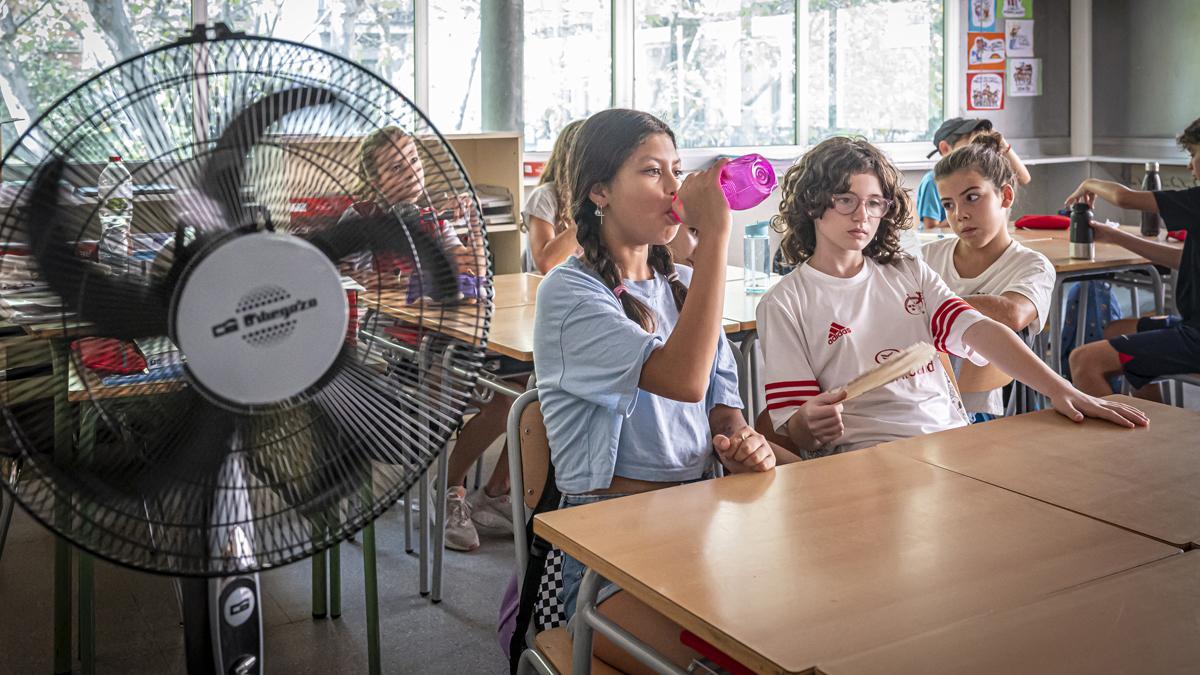 Un ventilador en una clase en la Escola Concepció de Barcelona